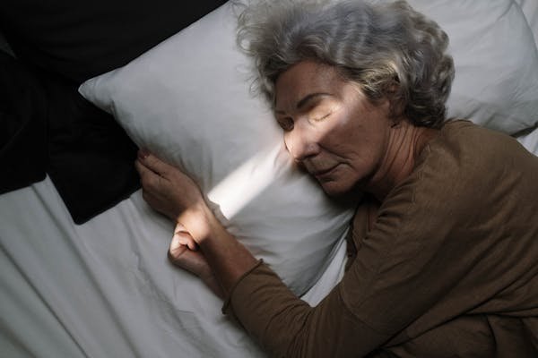 Insomnie menopause : solutions et traitements efficaces